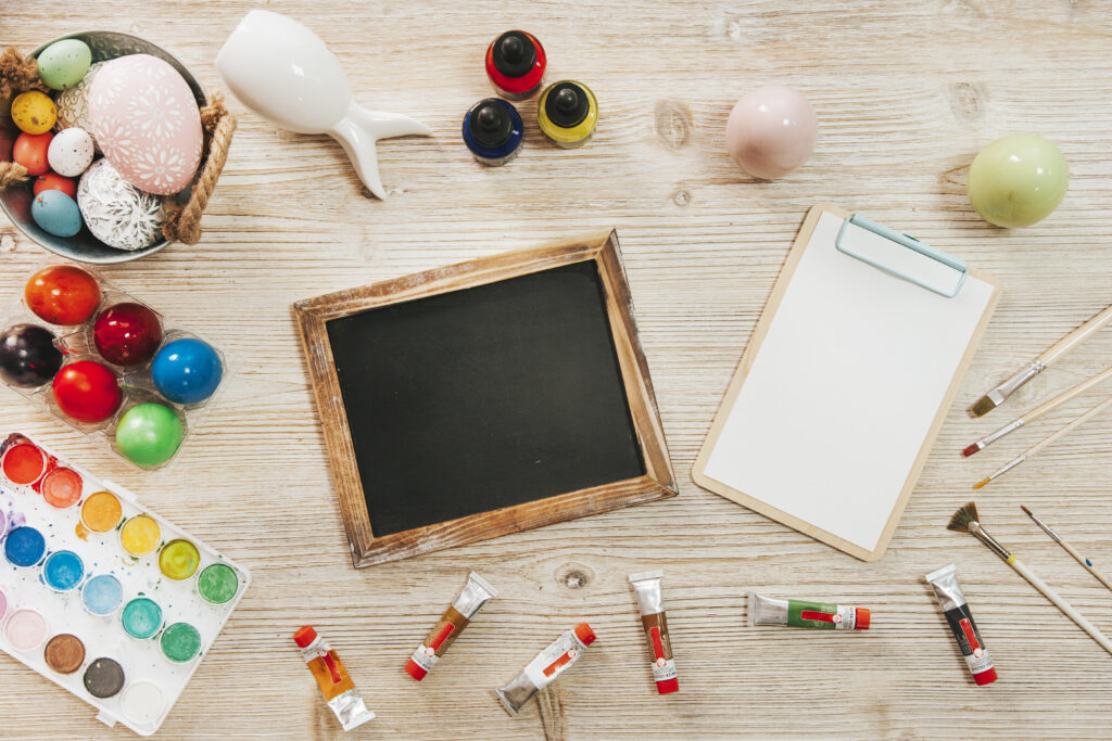 eggs-blackboard-with-tablet